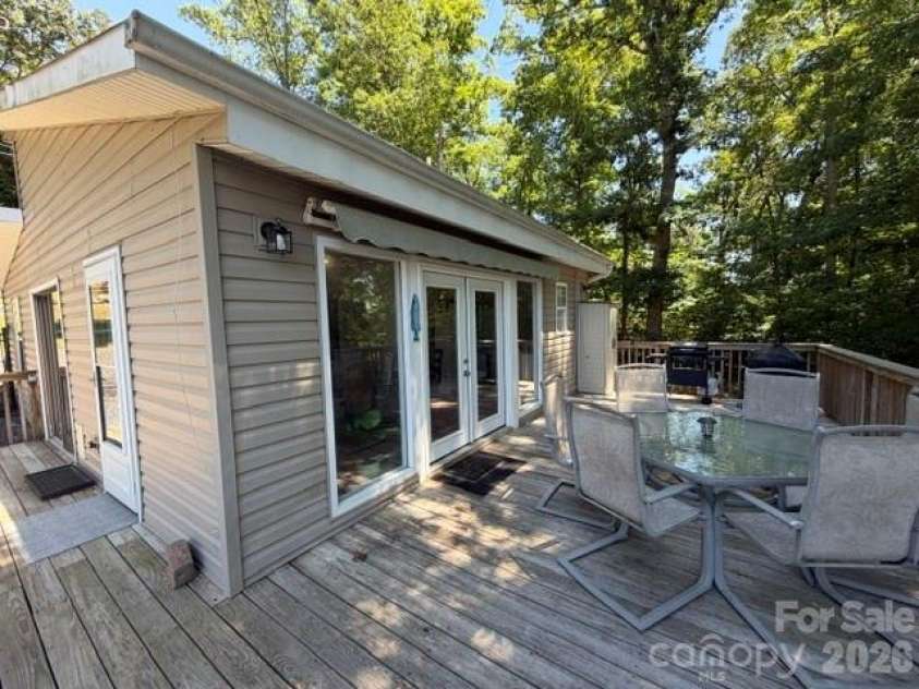 240 Skyline Drive, New London, NC 28127.  MLS# CAR4386448, YatesRealty ID 25490. 