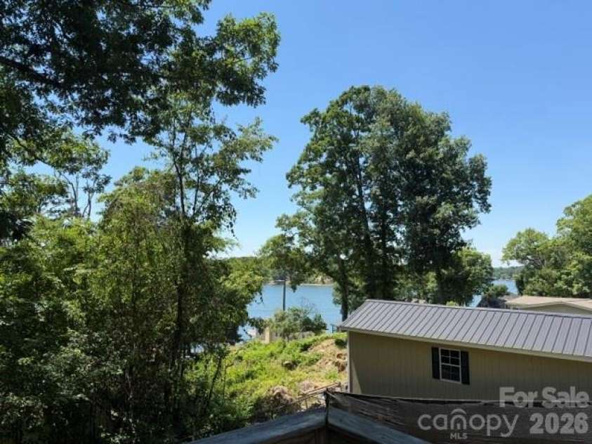 240 Skyline Drive, New London, NC 28127.  MLS# CAR4386448, YatesRealty ID 25490. 