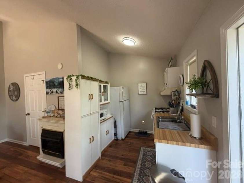 240 Skyline Drive, New London, NC 28127.  MLS# CAR4386448, YatesRealty ID 25490. 