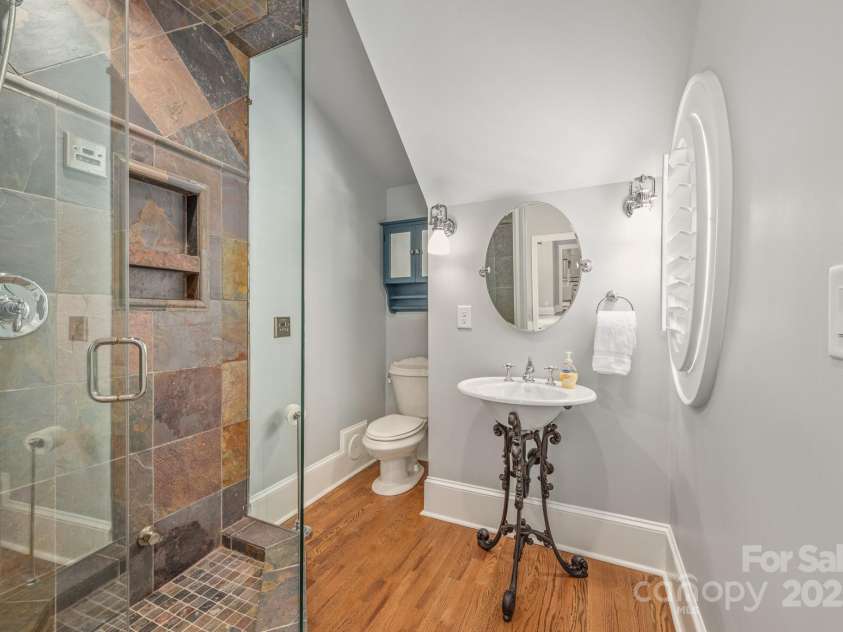 3201 Oak Brook Drive, Waxhaw, NC 28173.  MLS# CAR4247605, YatesRealty ID 25490. Bath by the Great room and Study