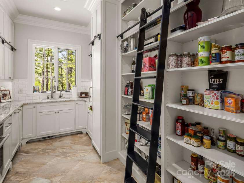 41 Bear Flower Trail, Arden, NC 28704.  MLS# CAR4251322, YatesRealty ID 25491. 