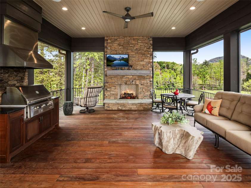 41 Bear Flower Trail, Arden, NC 28704.  MLS# CAR4251322, YatesRealty ID 25491. 