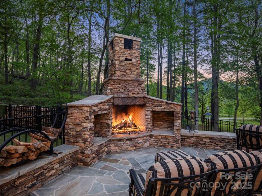 41 Bear Flower Trail, Arden, NC 28704.  MLS# CAR4251322, YatesRealty ID 25491. 