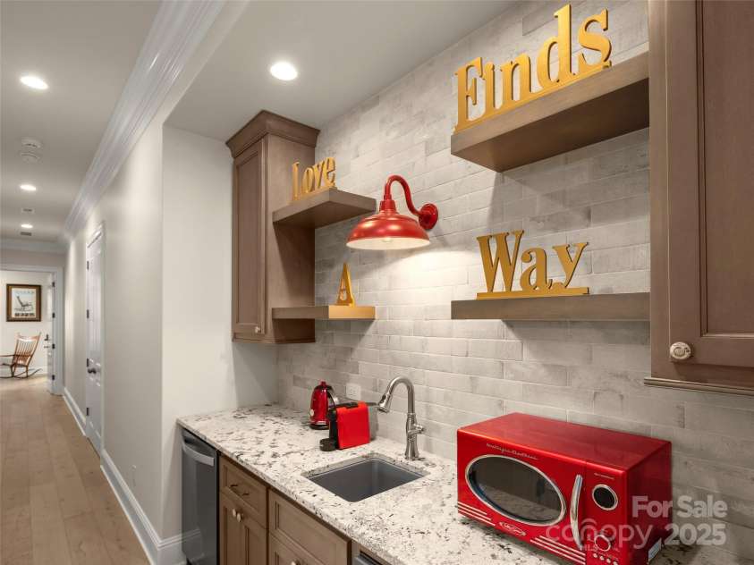 41 Bear Flower Trail, Arden, NC 28704.  MLS# CAR4251322, YatesRealty ID 25491. 