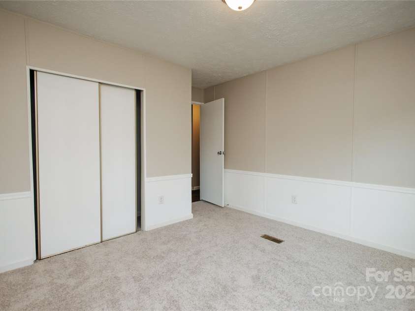 253 Hidden Acres Drive, Marion, NC 28752.  MLS# CAR4287282, YatesRealty ID 25492. 