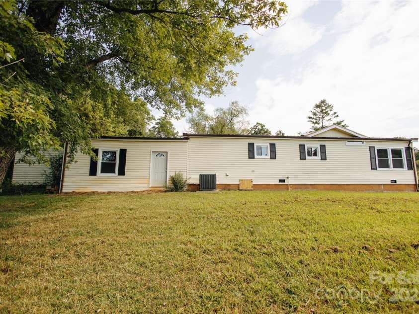 253 Hidden Acres Drive, Marion, NC 28752.  MLS# CAR4287282, YatesRealty ID 25492. 
