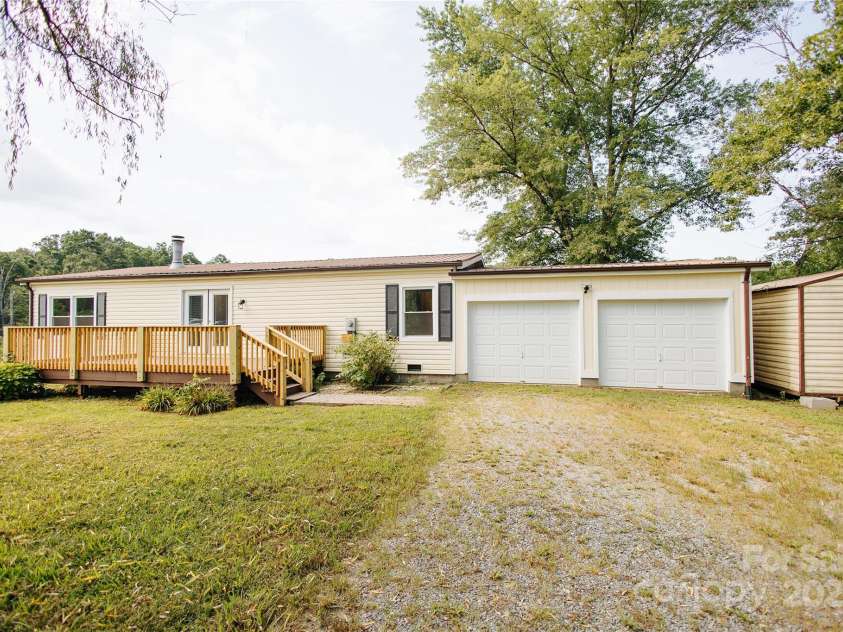 253 Hidden Acres Drive, Marion, NC 28752.  MLS# CAR4287282, YatesRealty ID 25492. 