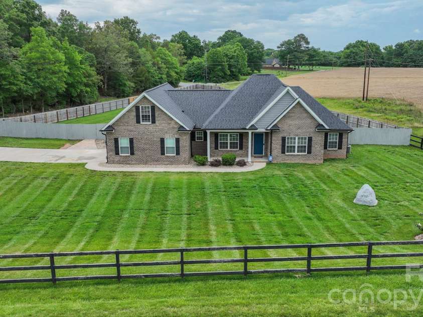 3426 Rilla Hamilton Road, Monroe, NC 28110.  MLS# CAR4385023, YatesRealty ID 25494. 