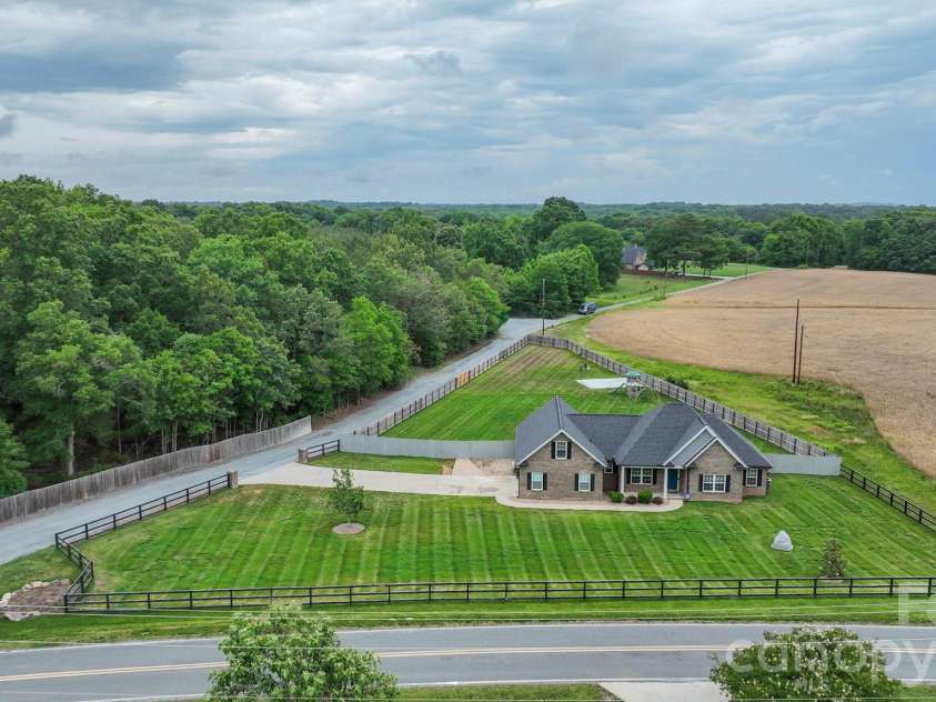 3426 Rilla Hamilton Road, Monroe, NC 28110.  MLS# CAR4385023, YatesRealty ID 25494. 