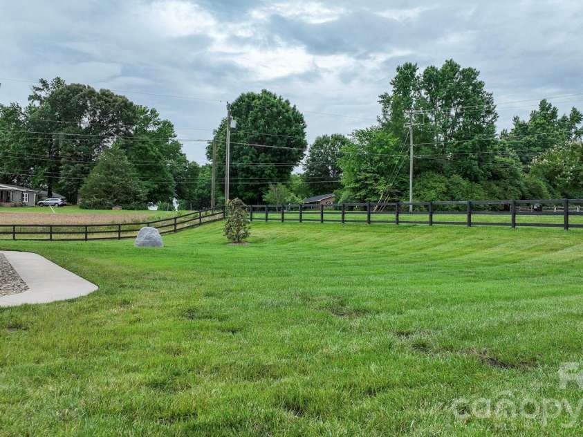 3426 Rilla Hamilton Road, Monroe, NC 28110.  MLS# CAR4385023, YatesRealty ID 25494. 