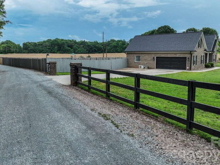 3426 Rilla Hamilton Road, Monroe, NC 28110.  MLS# CAR4385023, YatesRealty ID 25494. 