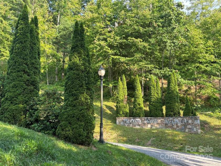 54 Herron View Lane, Weaverville, NC 28787.  MLS# CAR4225243, YatesRealty ID 25495. 