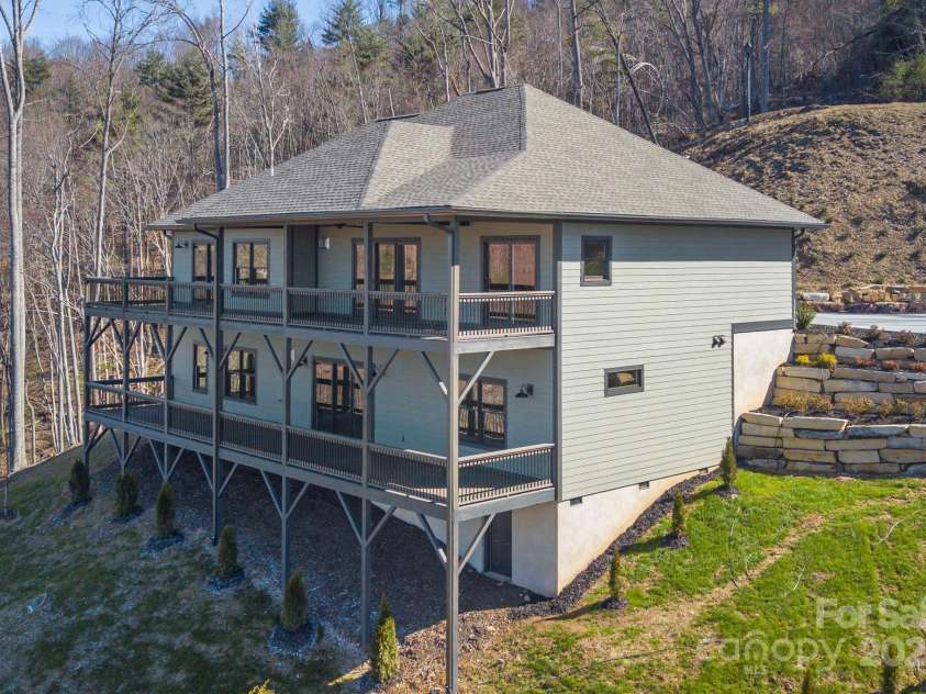 54 Herron View Lane, Weaverville, NC 28787.  MLS# CAR4225243, YatesRealty ID 25495. 