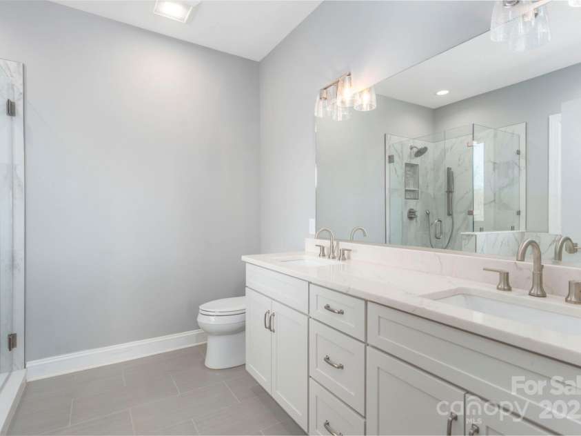 54 Herron View Lane, Weaverville, NC 28787.  MLS# CAR4225243, YatesRealty ID 25495. Primary Bath