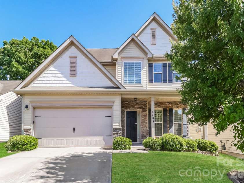 2104 Verde Creek Road, Charlotte, NC 28214.  MLS# CAR4386224, YatesRealty ID 25496. 