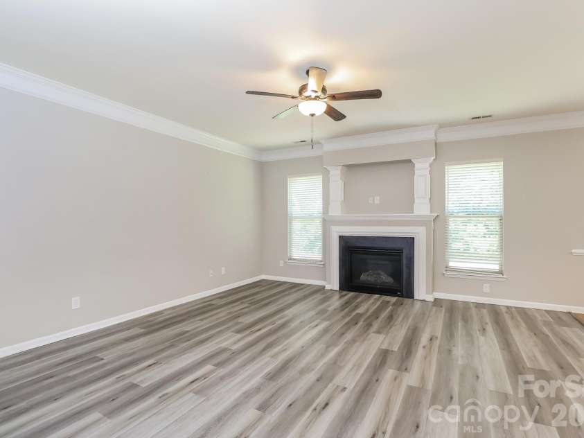 2104 Verde Creek Road, Charlotte, NC 28214.  MLS# CAR4386224, YatesRealty ID 25496. 