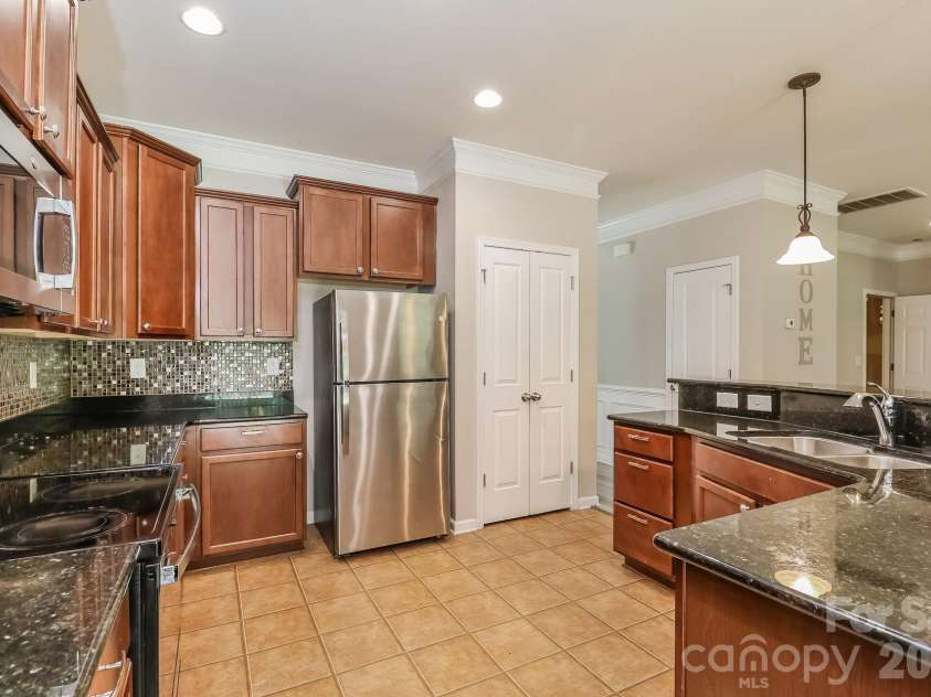2104 Verde Creek Road, Charlotte, NC 28214.  MLS# CAR4386224, YatesRealty ID 25496. 
