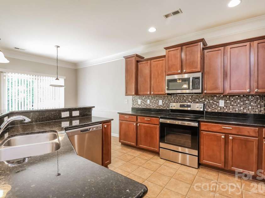 2104 Verde Creek Road, Charlotte, NC 28214.  MLS# CAR4386224, YatesRealty ID 25496. 