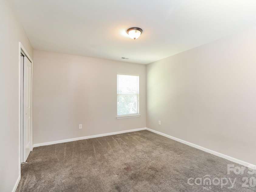 2104 Verde Creek Road, Charlotte, NC 28214.  MLS# CAR4386224, YatesRealty ID 25496. 