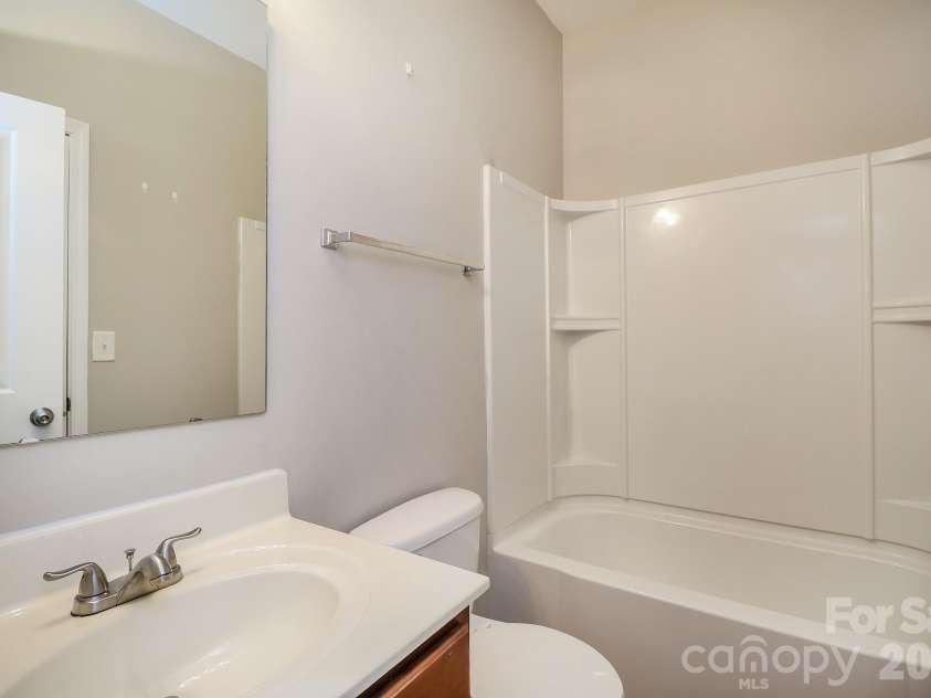 2104 Verde Creek Road, Charlotte, NC 28214.  MLS# CAR4386224, YatesRealty ID 25496. 