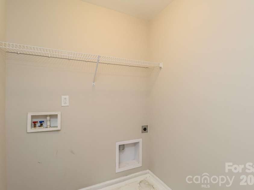 2104 Verde Creek Road, Charlotte, NC 28214.  MLS# CAR4386224, YatesRealty ID 25496. 