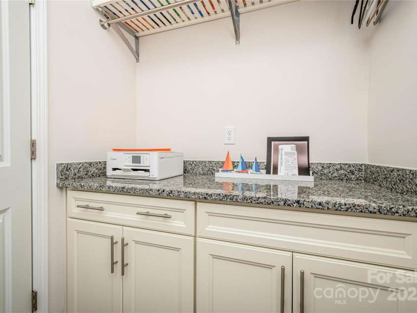 70 Cameo Drive, Flat Rock, NC 28731.  MLS# CAR4254378, YatesRealty ID 25496. 