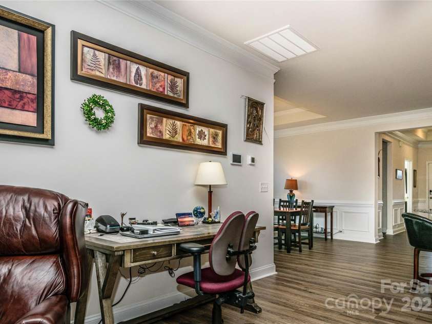 70 Cameo Drive, Flat Rock, NC 28731.  MLS# CAR4254378, YatesRealty ID 25496. 