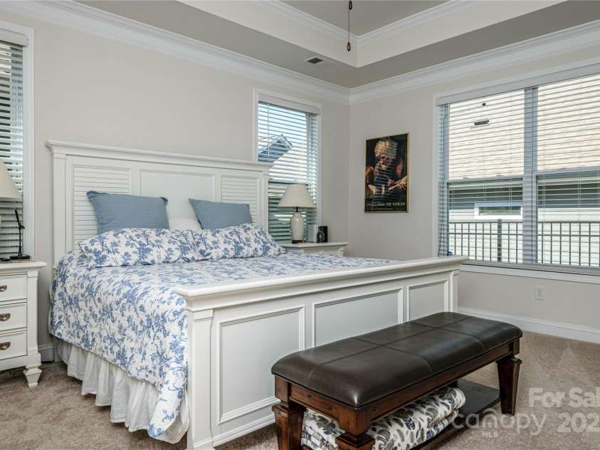70 Cameo Drive, Flat Rock, NC 28731.  MLS# CAR4254378, YatesRealty ID 25496. 