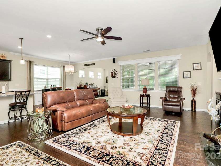 12014 Belmont Mansion Drive, Charlotte, NC 28273.  MLS# CAR4264368, YatesRealty ID 25498. 