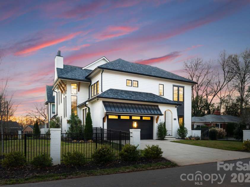 4142 Pineview Road, Charlotte, NC 28211.  MLS# CAR4384972, YatesRealty ID 25498. Call it home