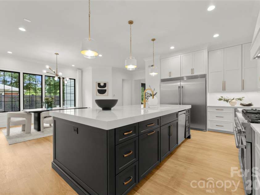 4142 Pineview Road, Charlotte, NC 28211.  MLS# CAR4384972, YatesRealty ID 25498. Open floor plan concept