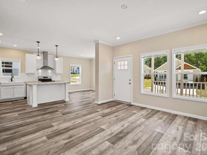 123 Bellamy Road, Asheville, NC 28806.  MLS# CAR4386211, YatesRealty ID 25499. 