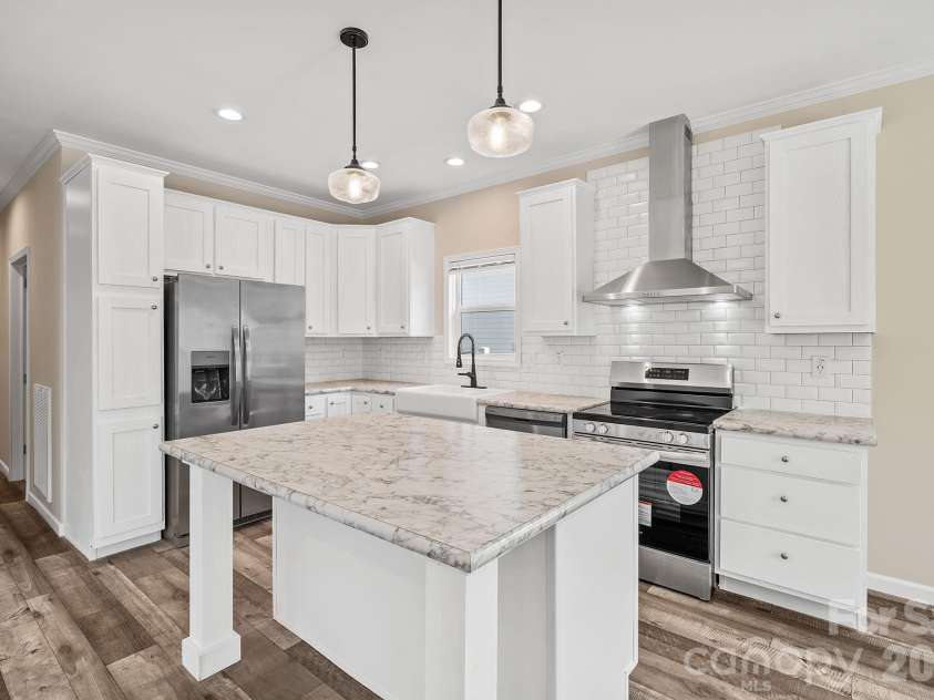 123 Bellamy Road, Asheville, NC 28806.  MLS# CAR4386211, YatesRealty ID 25499. 