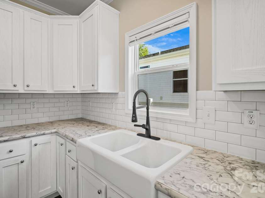 123 Bellamy Road, Asheville, NC 28806.  MLS# CAR4386211, YatesRealty ID 25499. 