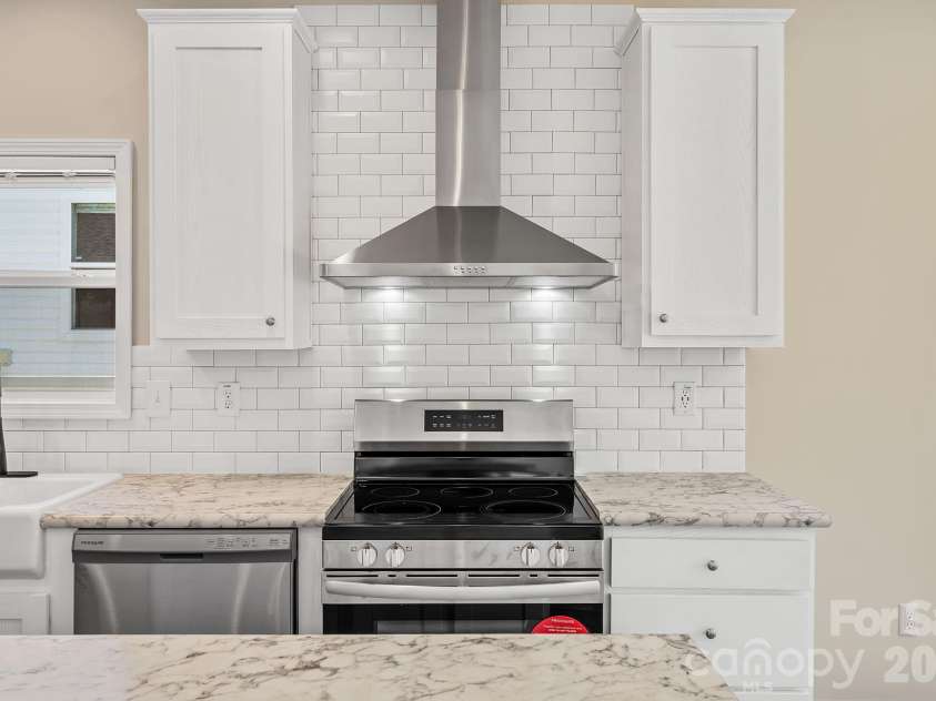 123 Bellamy Road, Asheville, NC 28806.  MLS# CAR4386211, YatesRealty ID 25499. 