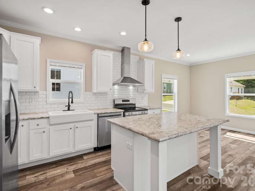 123 Bellamy Road, Asheville, NC 28806.  MLS# CAR4386211, YatesRealty ID 25499. 