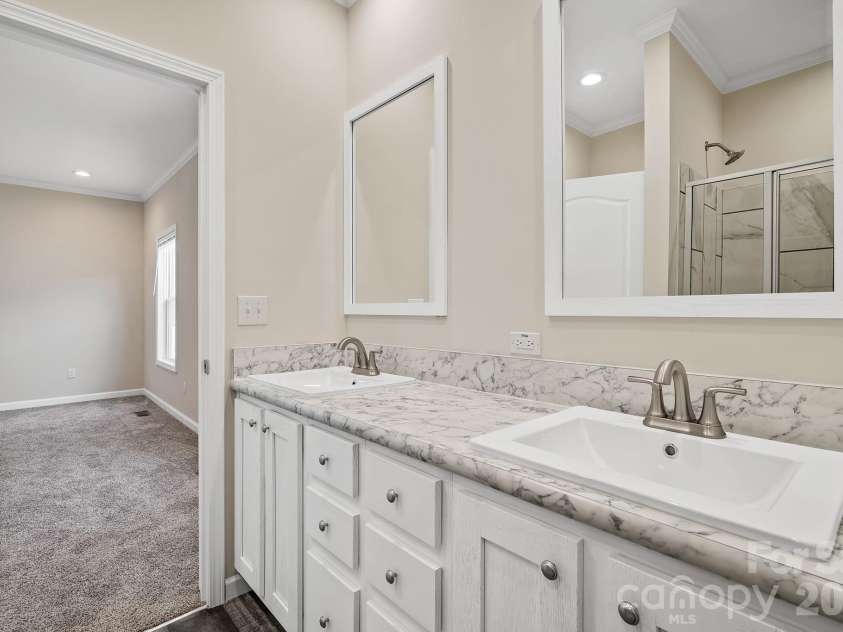 123 Bellamy Road, Asheville, NC 28806.  MLS# CAR4386211, YatesRealty ID 25499. 