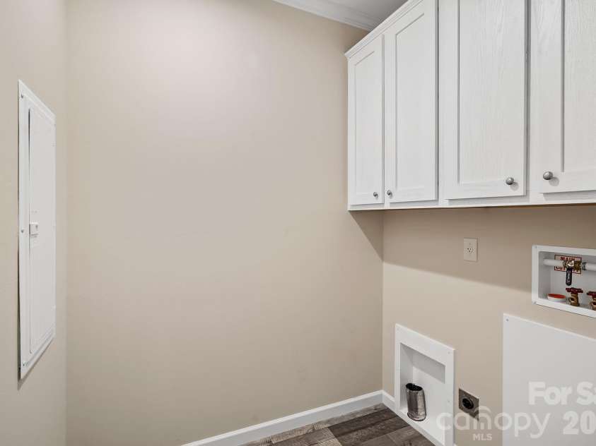 123 Bellamy Road, Asheville, NC 28806.  MLS# CAR4386211, YatesRealty ID 25499. 