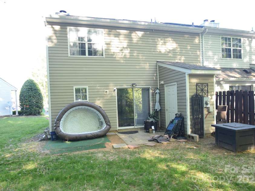 11130 Whitlock Crossing, Charlotte, NC 28273.  MLS# CAR4250386, YatesRealty ID 255. 