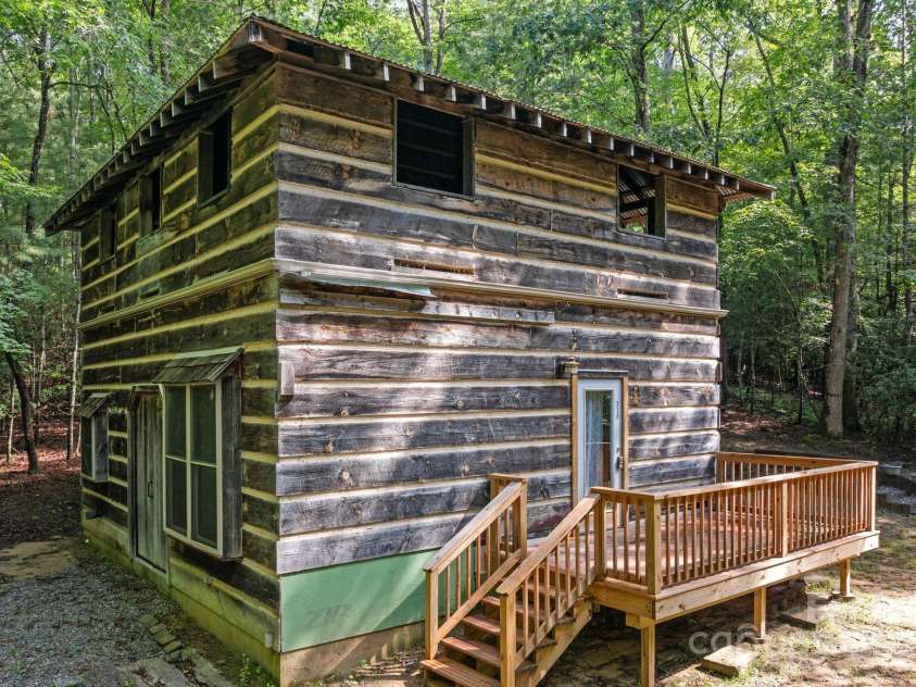 118 Blossom Road, Brevard, NC 28712.  MLS# CAR4289318, YatesRealty ID 255. 