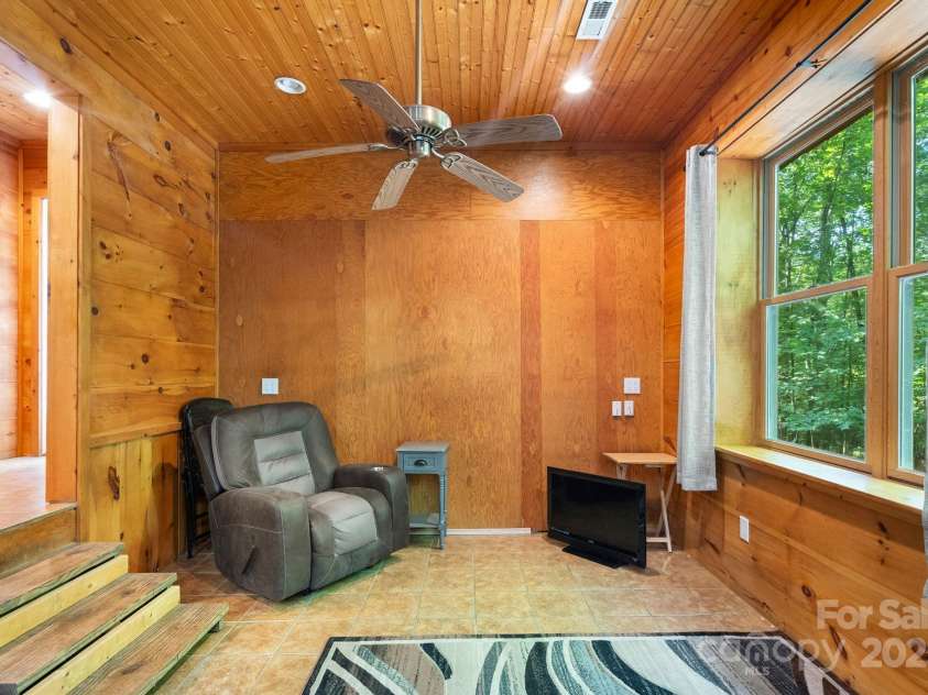 118 Blossom Road, Brevard, NC 28712.  MLS# CAR4289318, YatesRealty ID 255. 