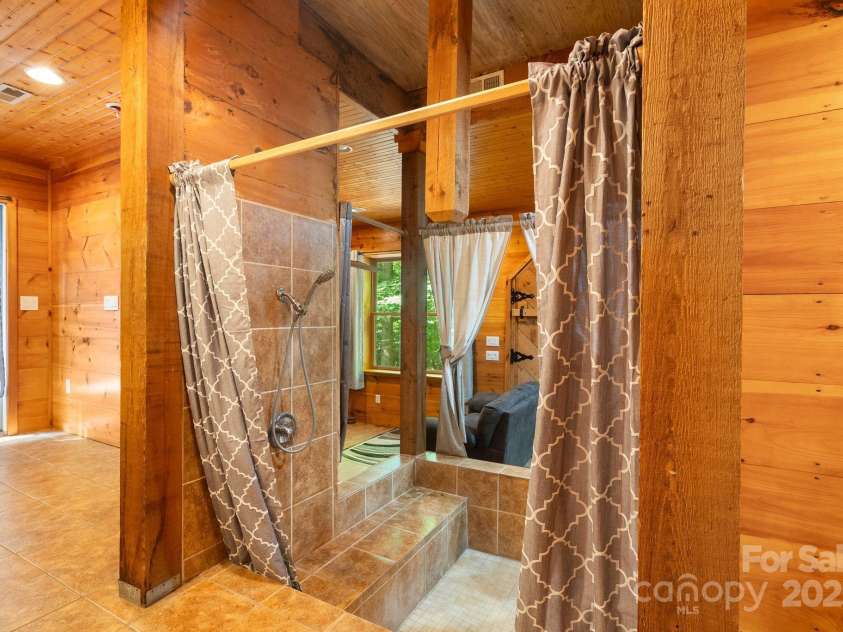 118 Blossom Road, Brevard, NC 28712.  MLS# CAR4289318, YatesRealty ID 255. 