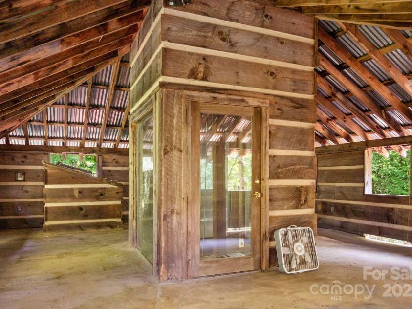 118 Blossom Road, Brevard, NC 28712.  MLS# CAR4289318, YatesRealty ID 255. 