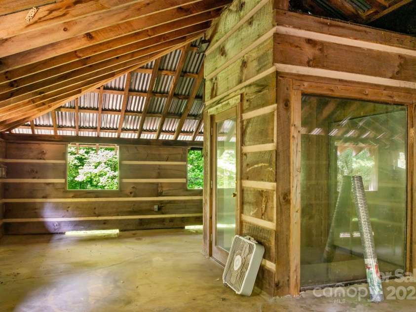 118 Blossom Road, Brevard, NC 28712.  MLS# CAR4289318, YatesRealty ID 255. 