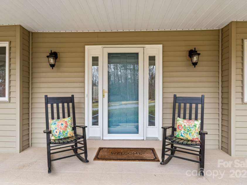 17 Sweetwater Oaks Drive, Fletcher, NC 28732.  MLS# CAR4233584, YatesRealty ID 2550. 