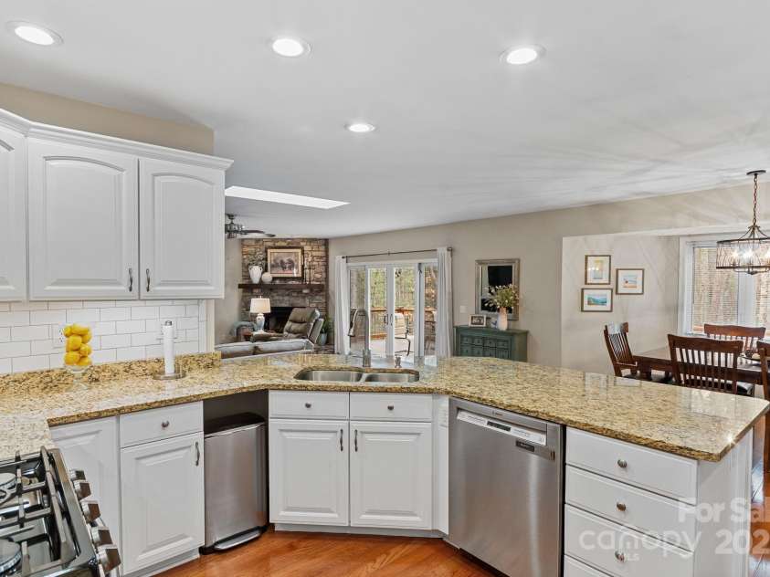 17 Sweetwater Oaks Drive, Fletcher, NC 28732.  MLS# CAR4233584, YatesRealty ID 2550. 