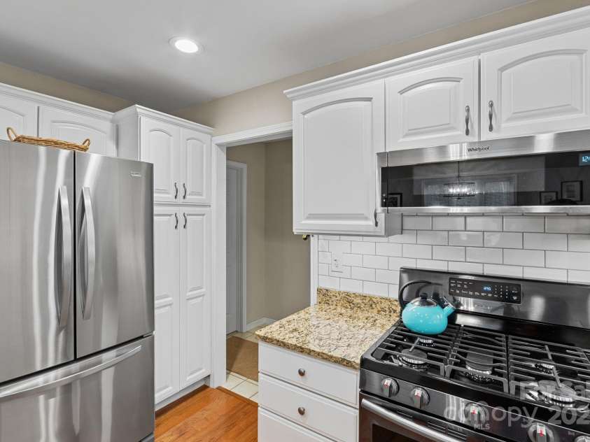 17 Sweetwater Oaks Drive, Fletcher, NC 28732.  MLS# CAR4233584, YatesRealty ID 2550. 