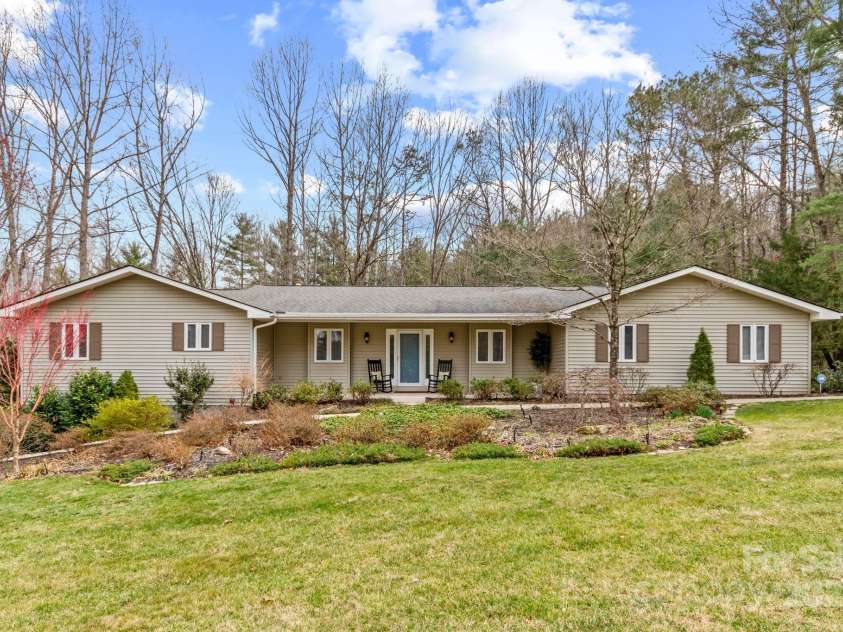 17 Sweetwater Oaks Drive, Fletcher, NC 28732.  MLS# CAR4233584, YatesRealty ID 2550. 