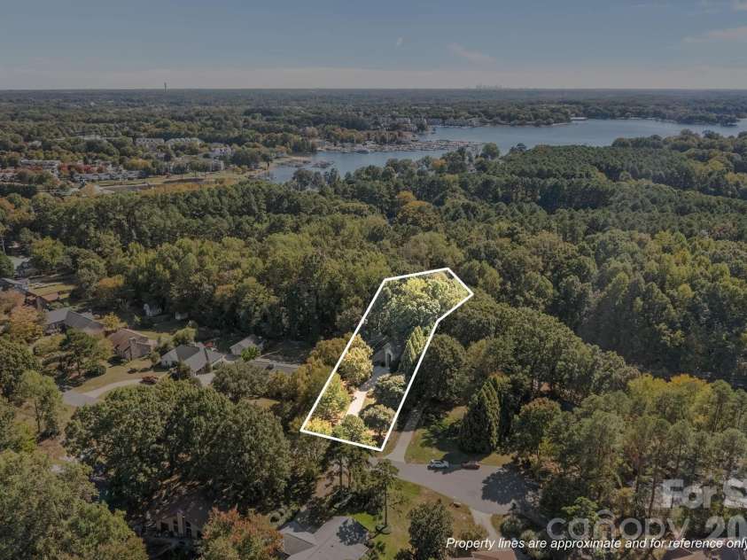 19322 Yachtman Drive, Cornelius, NC 28031.  MLS# CAR4349479, YatesRealty ID 2550. 