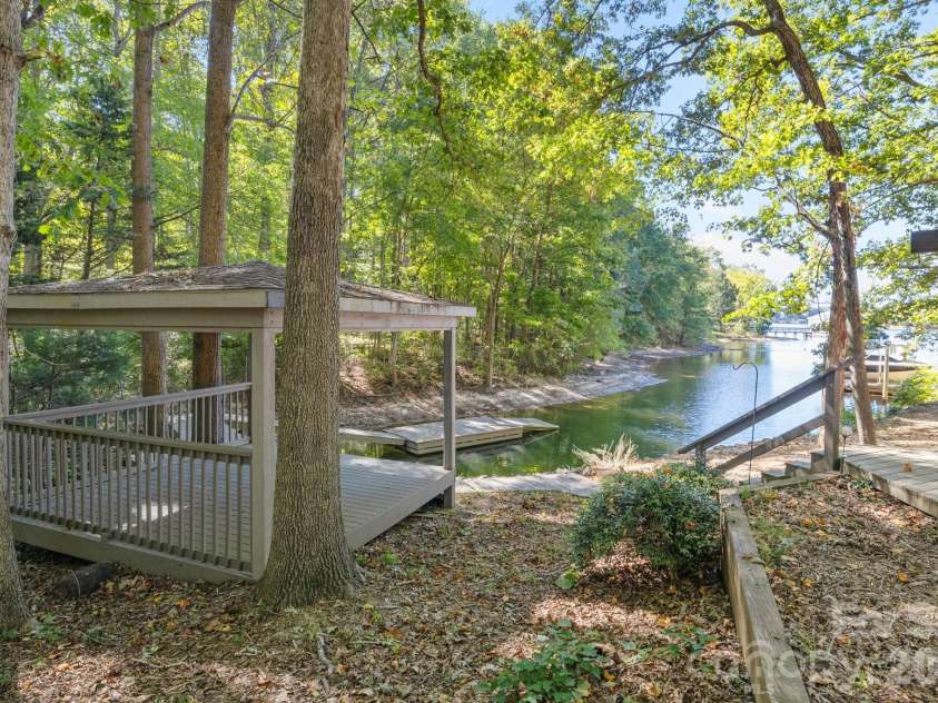 19322 Yachtman Drive, Cornelius, NC 28031.  MLS# CAR4349479, YatesRealty ID 2550. 